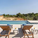 Villa Brand New: Kefalonia Stone - Trapezaki Retreat Muszáta