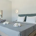 Brand New: Kefalonia Stone - Trapezaki Retreat Villa Muszáta