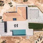 Brand New: Kefalonia Stone - Trapezaki Retreat Muszáta
