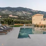 Villa Brand New: Kefalonia Stone - Trapezaki Retreat Muszáta