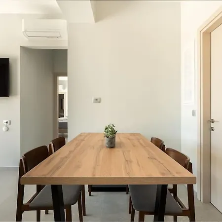 Brand New: Kefalonia Stone - Trapezaki Retreat 特拉佩扎奇