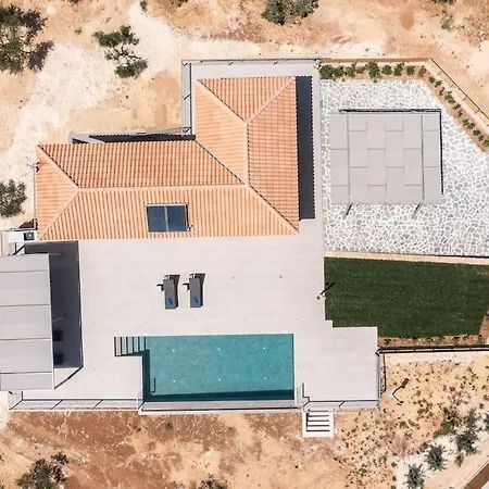 Brand New: Kefalonia Stone - Trapezaki Retreat 特拉佩扎奇