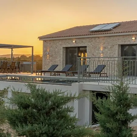Brand New: Kefalonia Stone - Trapezaki Retreat Vilă *